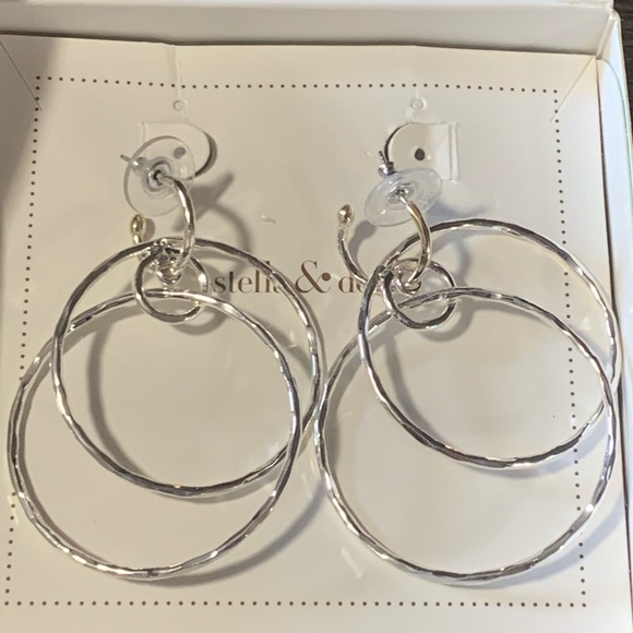 Stella & Dot Interlocking Hoops - Picture 1 of 3
